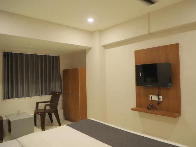 Hotel Royal Orbit Rajkot Exterior foto